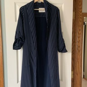 Aritzia Babaton - Kahlo Robe